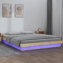  Bedframe LED massief hout 140x200 cm