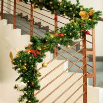 Monzana Decoratieve Kerstguirlande , slinger, kerstslinger 5mtr met 80xLED -in/outdoor inclusief versiering