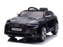 Audi e-tron ,12 volt elektrische kinderauto met rubberen banden, leder zitje en meer!