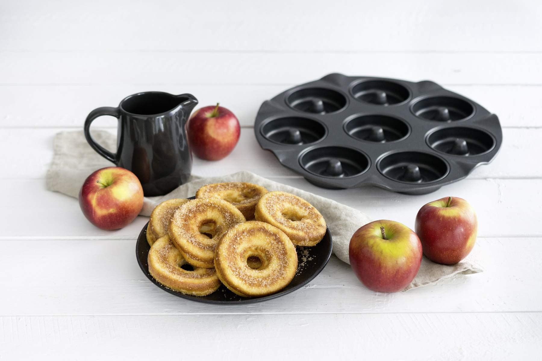 8-delige appelkeukenli-bakplaat, speciaal creatief, appelkeuken-bakvorm, met antiaanbaklaag voor 8 kleine cakes met gat, hoeveelheid: 1 stuk, kleur: zwart
