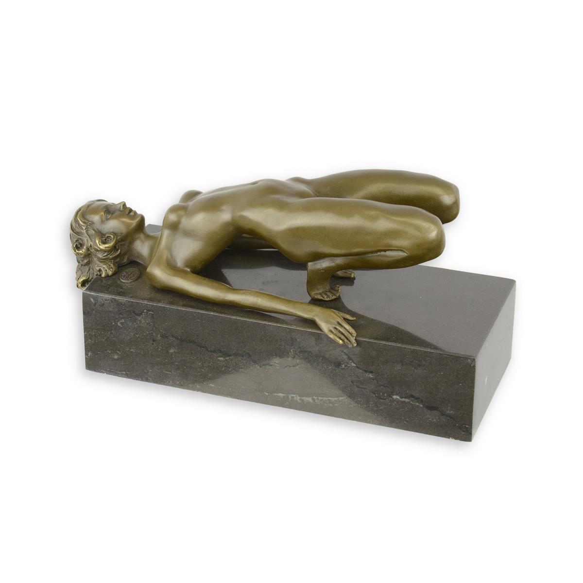A BRONZE SCULPTURE OF A NAKED WOMAN IN A DIFFICULT POSE